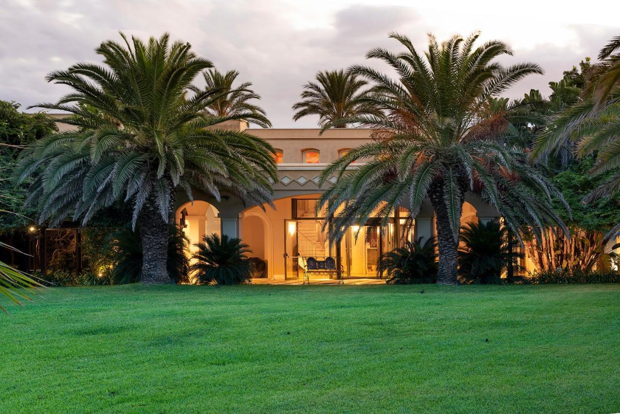 Romano Palace Luxury Hotel Catania Esterno foto Villa in the compound