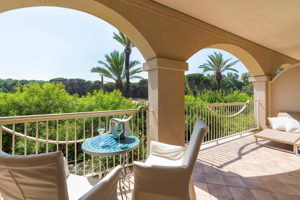 Romano Palace Luxury Hotel Catania Esterno foto A balcony at the Four Seasons Hotel