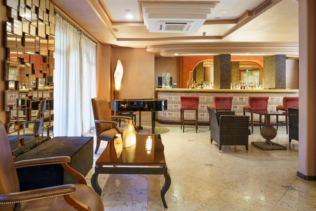 Romano Palace Luxury Hotel Catania Esterno foto The lobby of the hotel