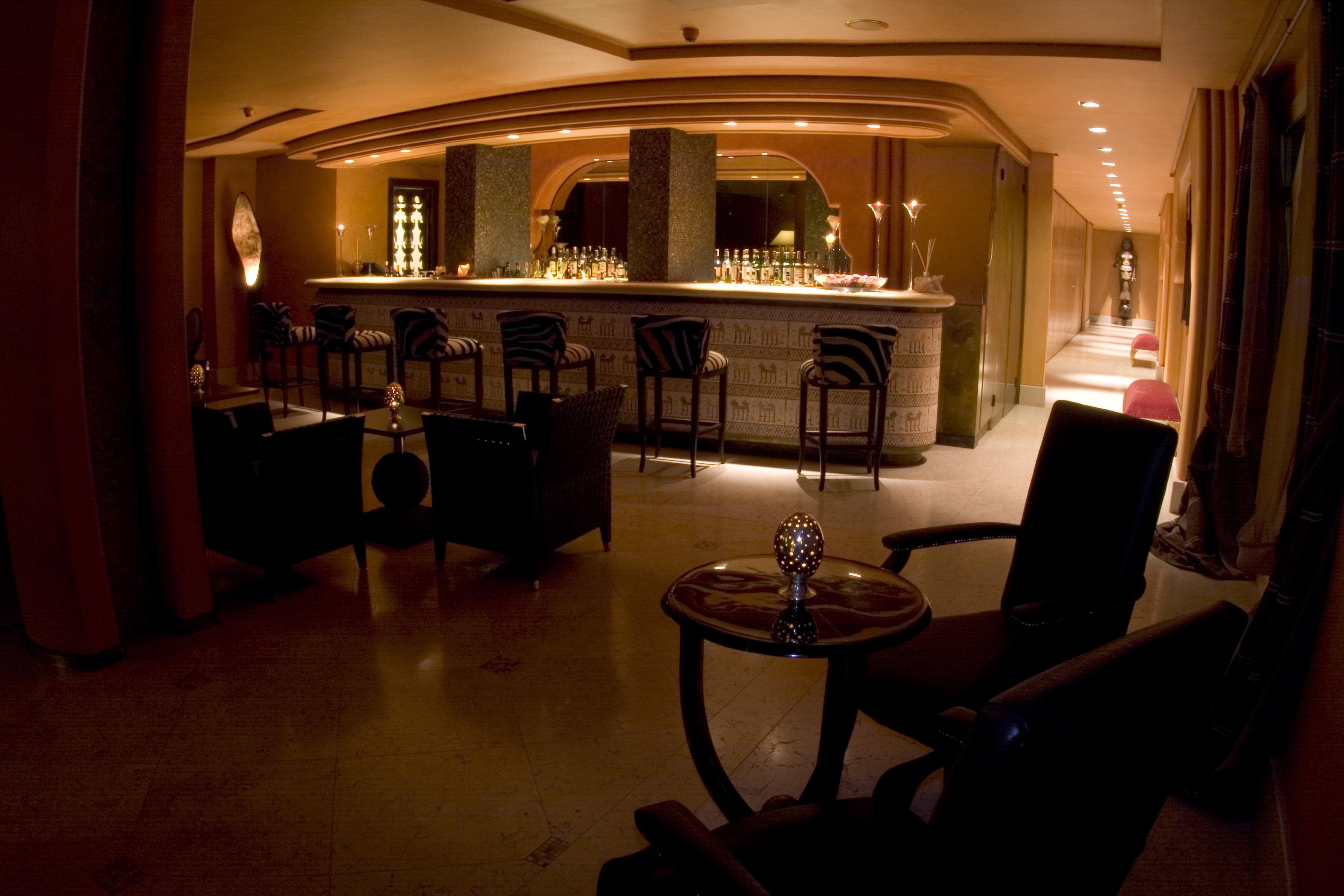 Romano Palace Luxury Hotel Catania Esterno foto The bar at the 1919