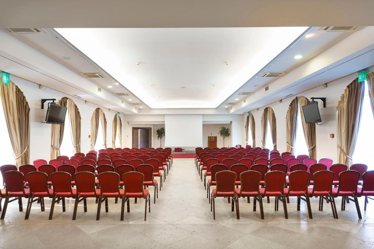 Romano Palace Luxury Hotel Catania Esterno foto The main conference hall