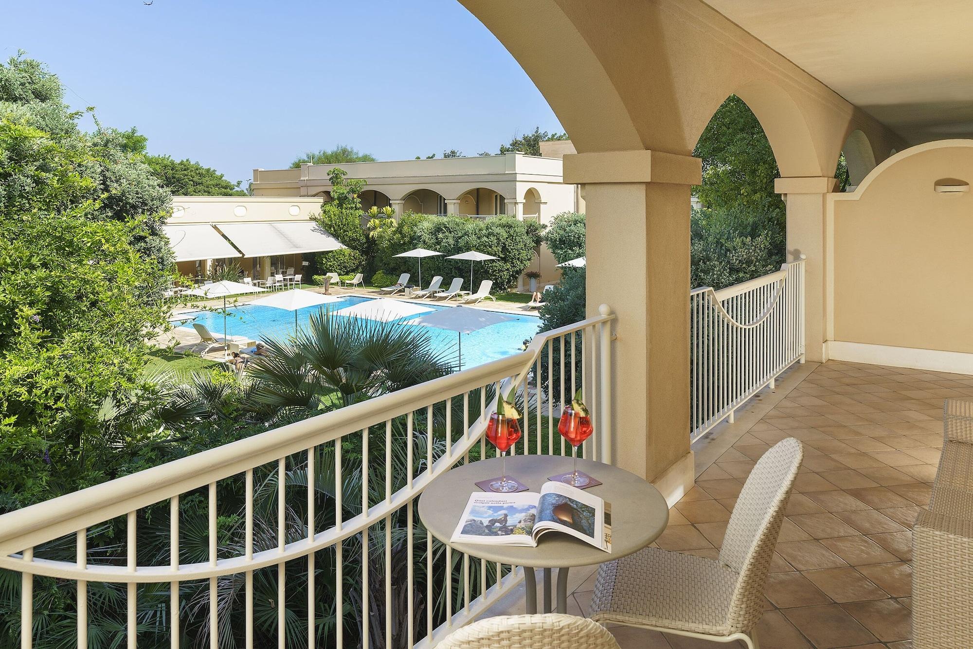 Romano Palace Luxury Hotel Catania Esterno foto The Westin Resort & Villas, Naoussa, Paros